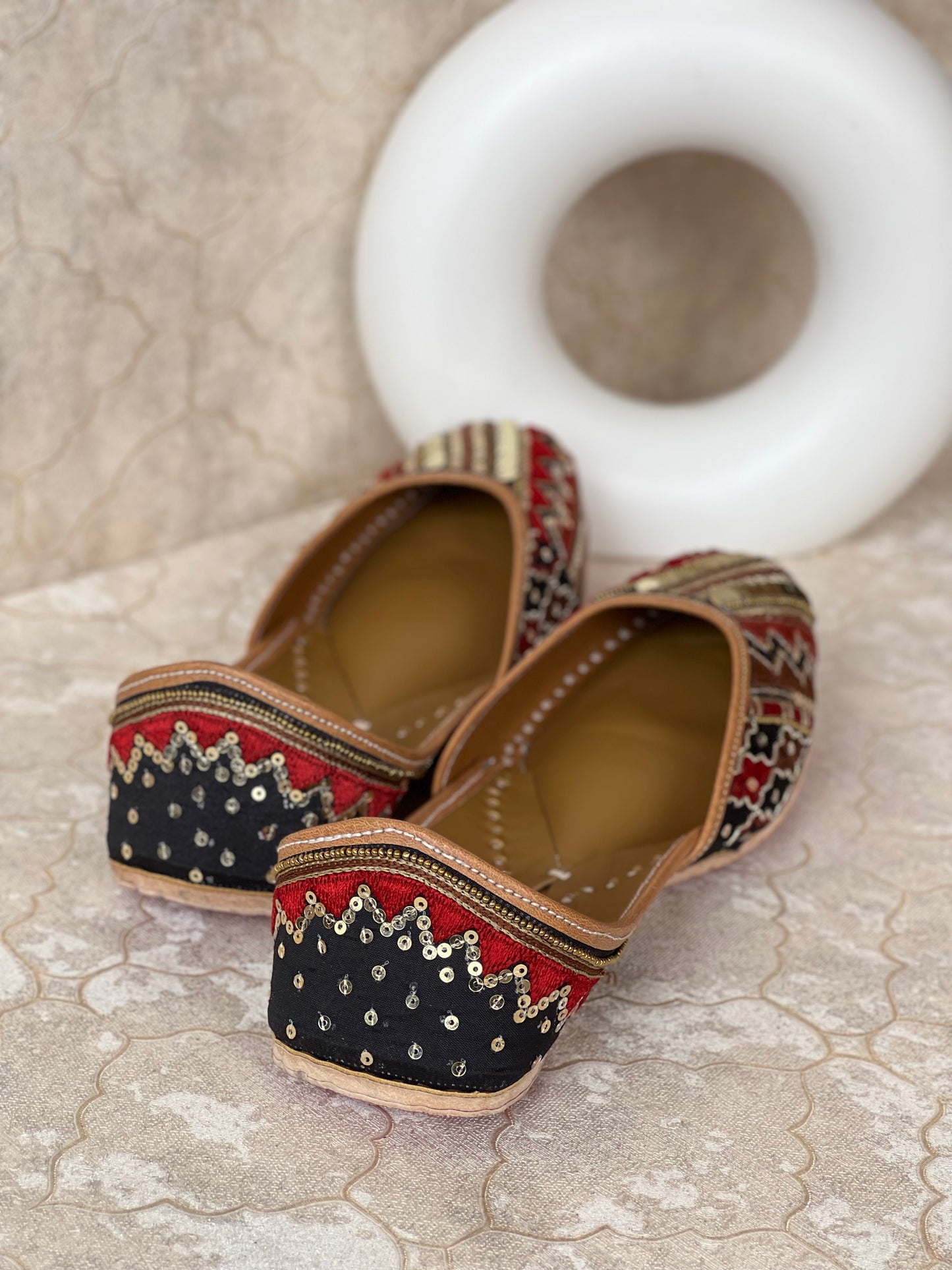 Bohemian Juttis