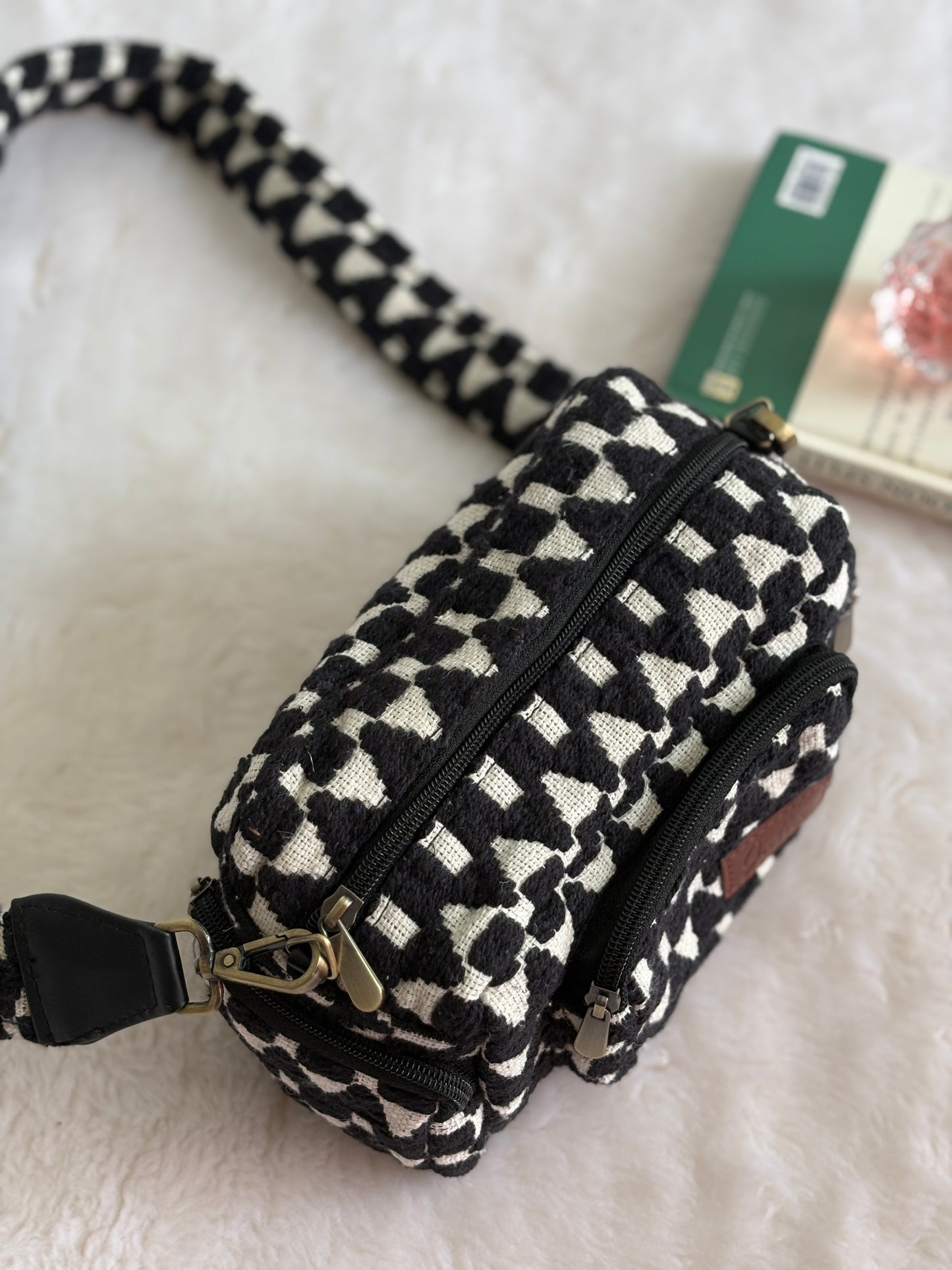 Noir Beauty Sling