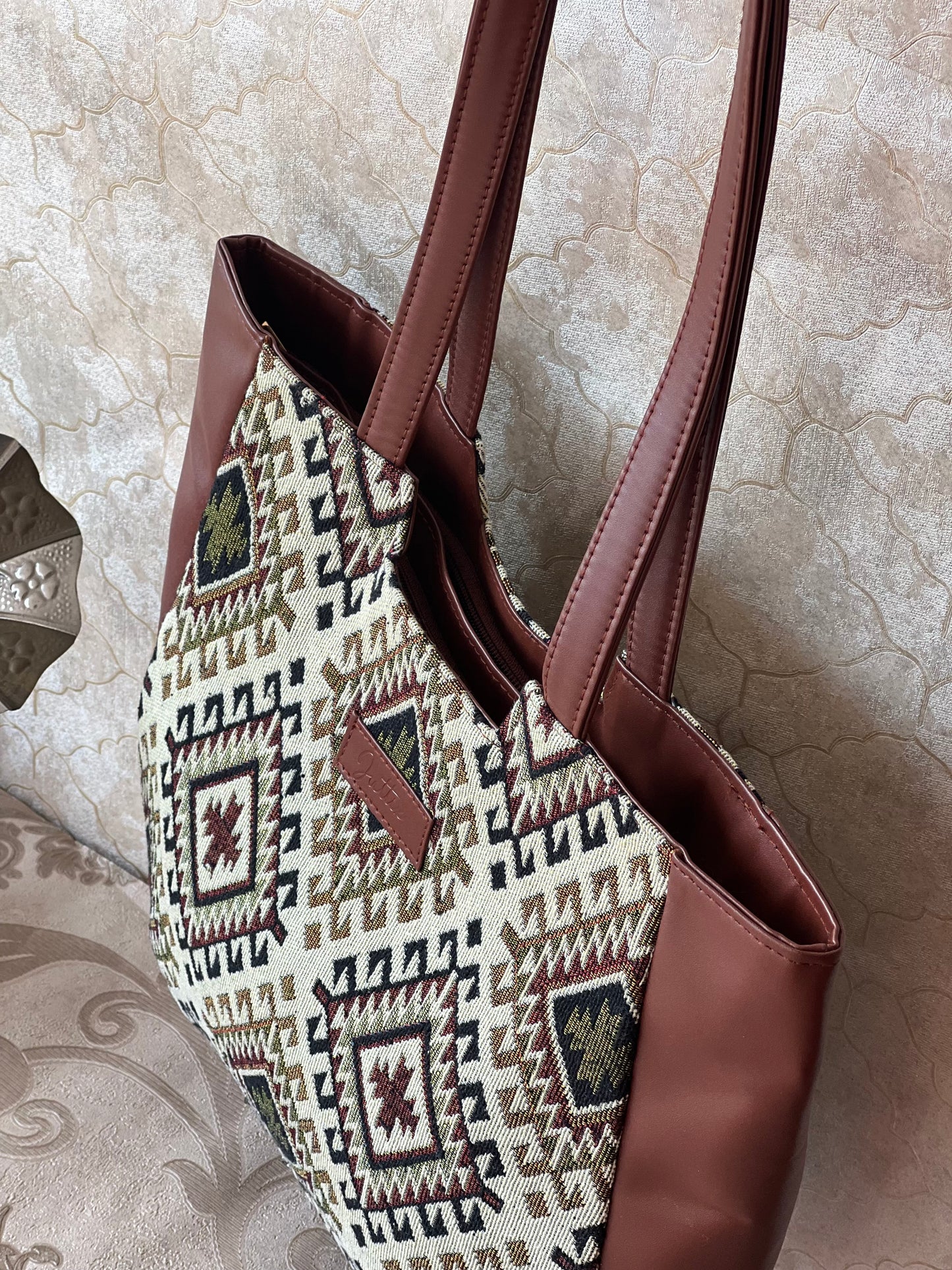 Newbie Tote Shoulder Bag