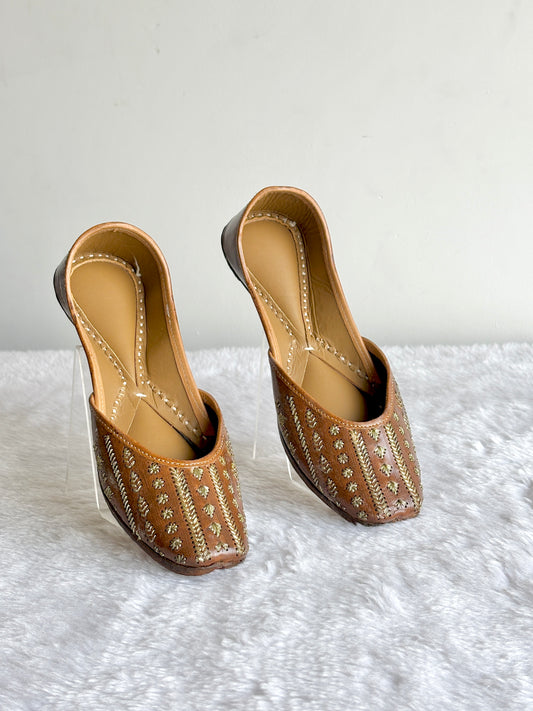 Sunehri Rekha Juttis