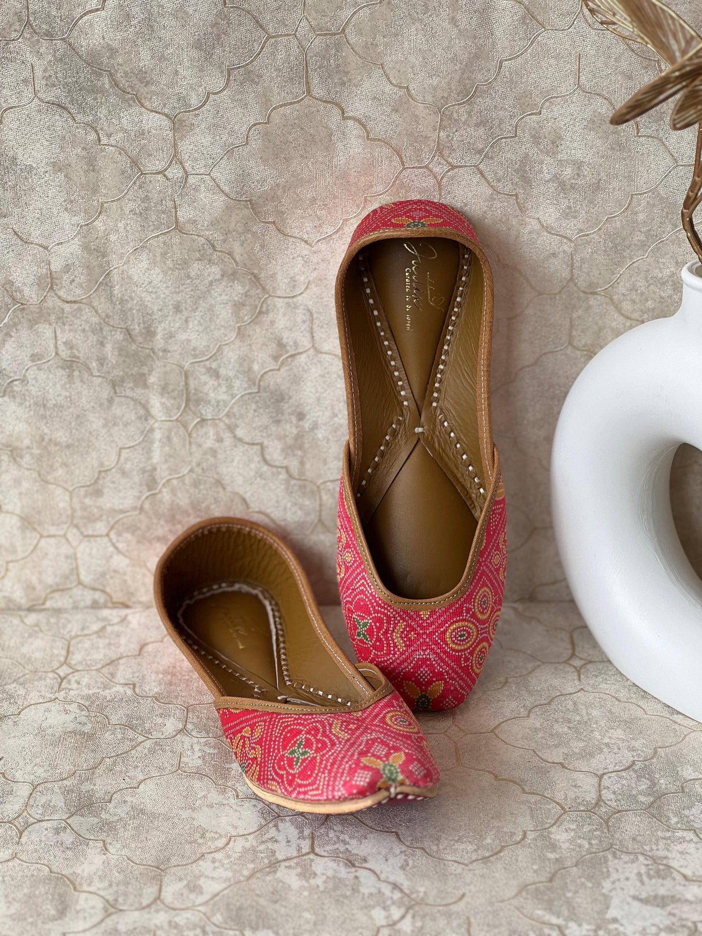 Bandhni Print Rani Juttis