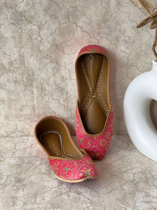 Bandhni Print Rani Juttis