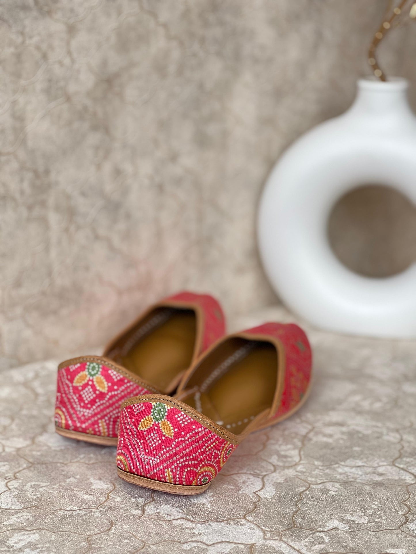 Bandhni Print Rani Juttis