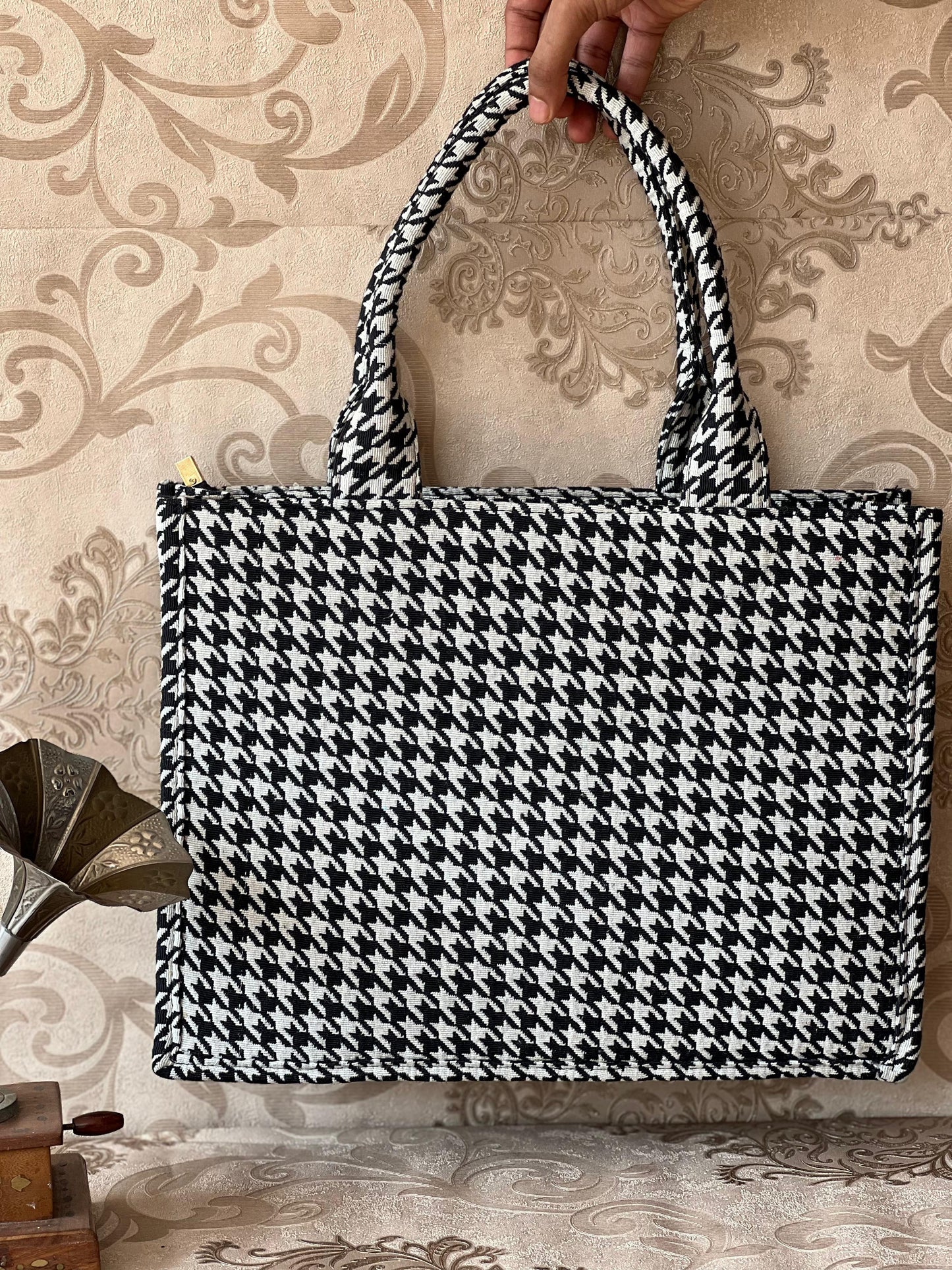 Chevrlon Totes Bag