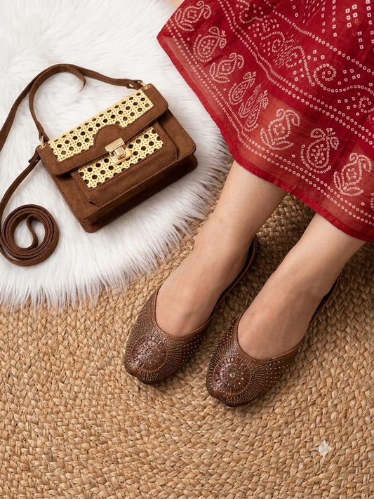 Classic Caramel Juttis product photo